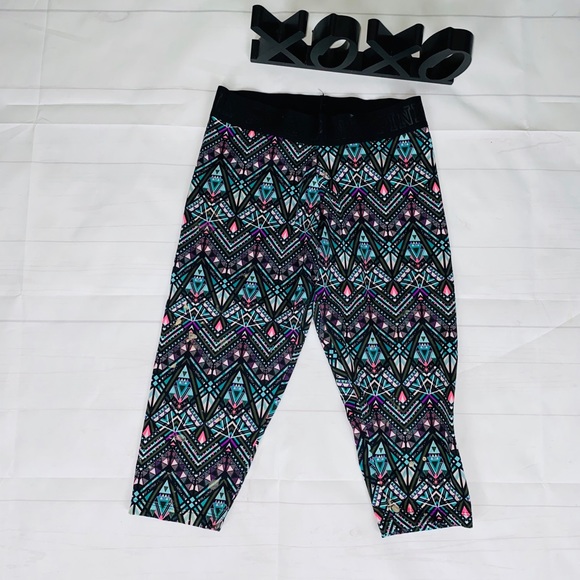 PINK Victoria's Secret Pants - VS Pink Ultimate Capri Yoga Pants M